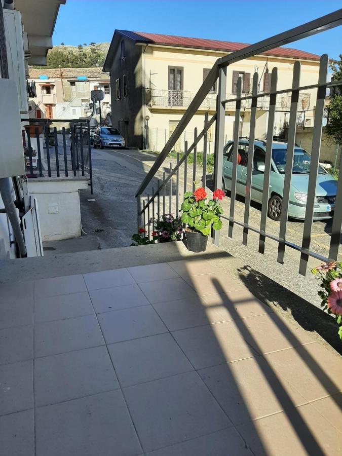 Ayn Apartment Tiriolo Екстер'єр фото
